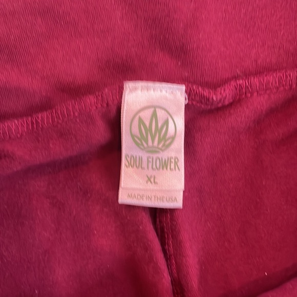Woman’s yoga pants size xl - Picture 2 of 2